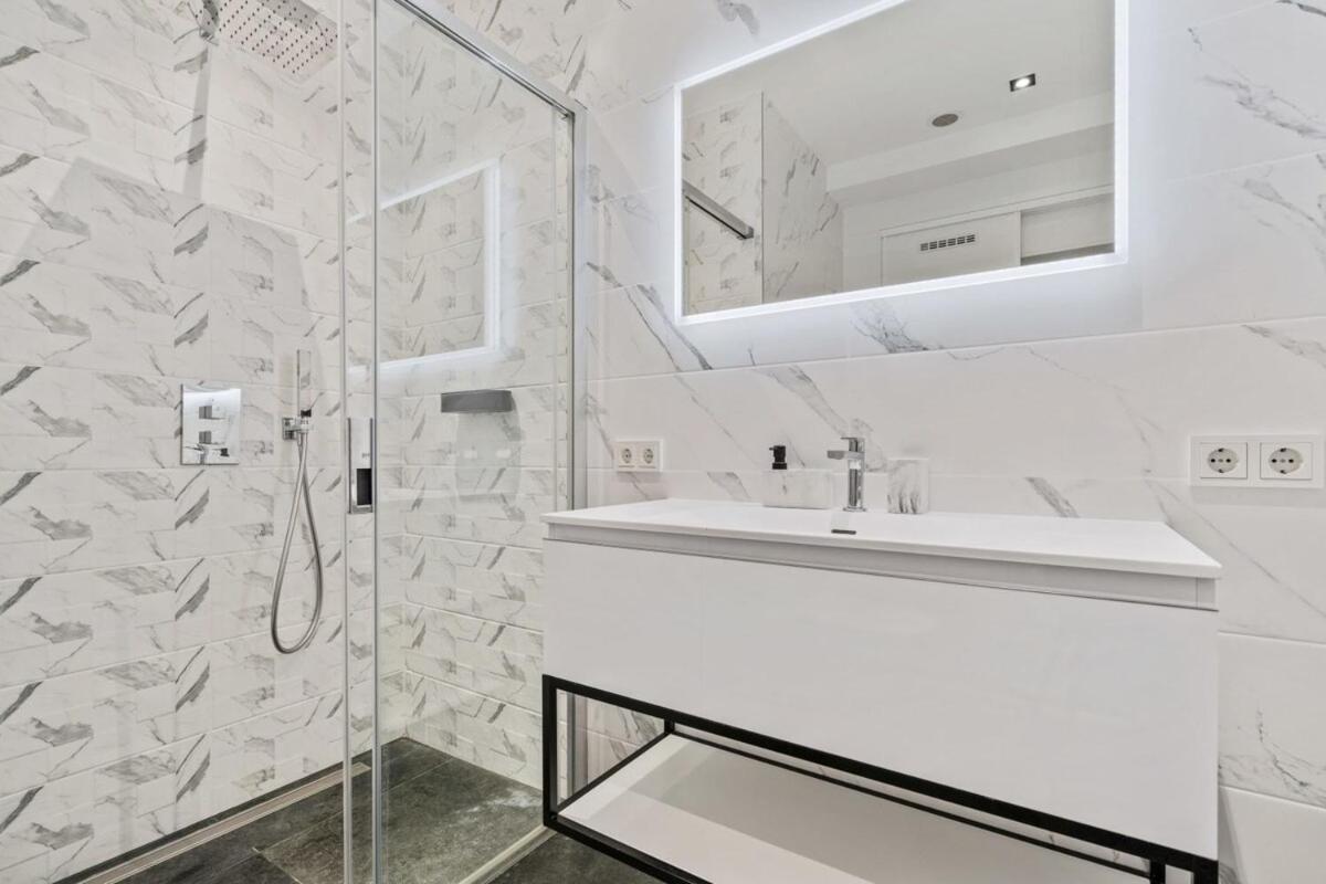 Appartement De Luxe 1 Chambre A Coucher, Centre Commercial, Piscine Et Fitness Люксембург Экстерьер фото